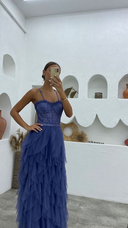 İndigo İp Askılı Üzeri İşlemeli Eteği Fırfırlı Tül Abiye Elbise