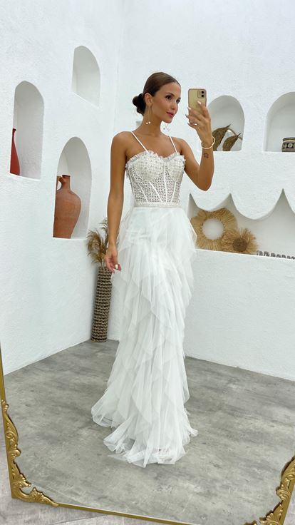 Beyaz İp Askılı Üzeri İşlemeli Eteği Fırfırlı Tül Abiye Elbise