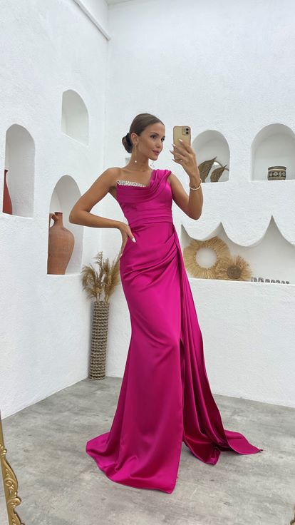 Fucsia One Shoulder Stone ricamato drappeggiato raso abito da sera
