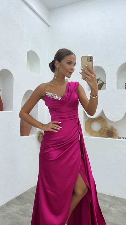 Fucsia One Shoulder Stone ricamato drappeggiato raso abito da sera