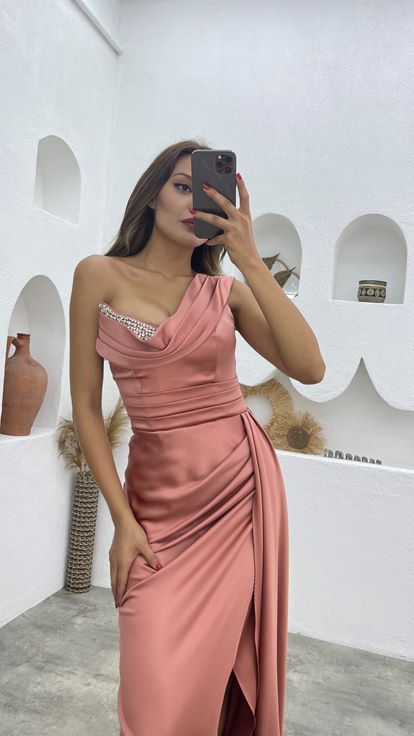 Gül Kurusu Tek Omuz Taş İşlemeli Drapeli Saten Abiye Elbise