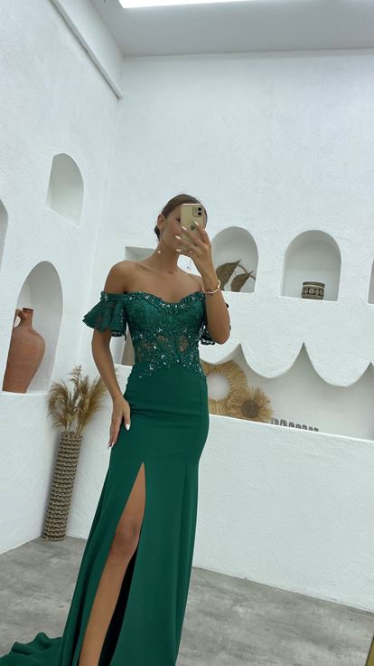 Yeşil İşlemeli Güpürlü Abiye Elbise