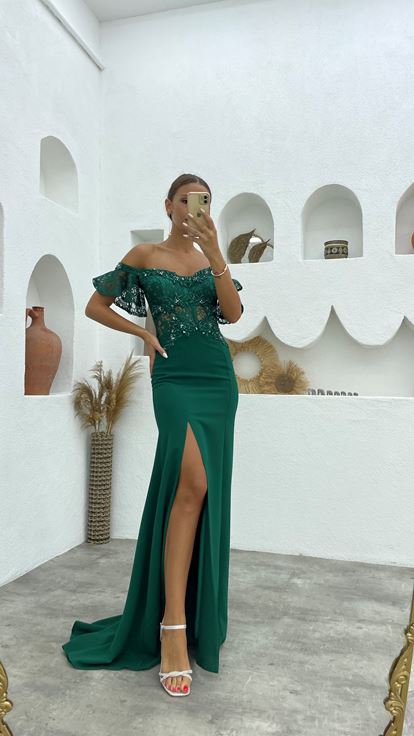 Yeşil İşlemeli Güpürlü Abiye Elbise