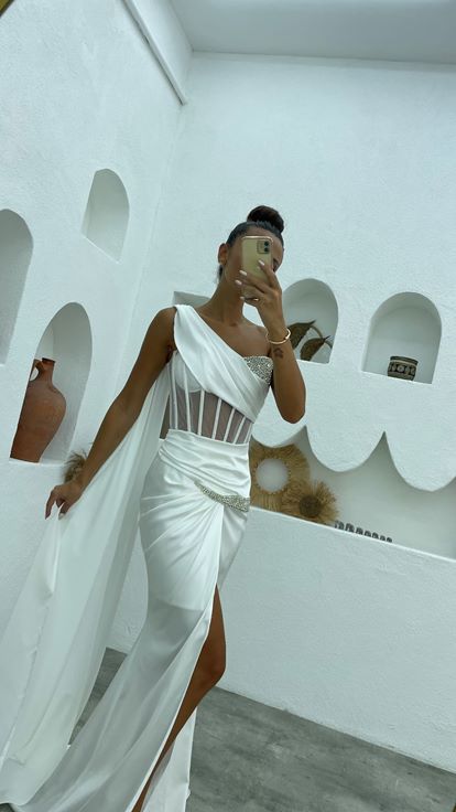 Weißes, besticktes, transparentes, detailliertes Satin-Abendkleid