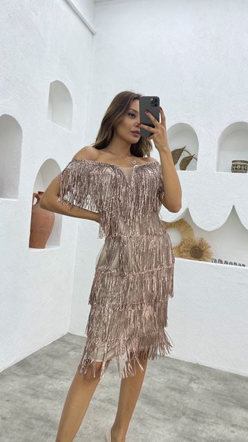 Abito da sera beige con frange