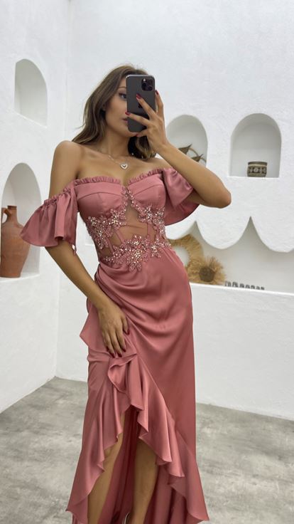 Dusty Rose besticktes Volant-Satin-Abendkleid