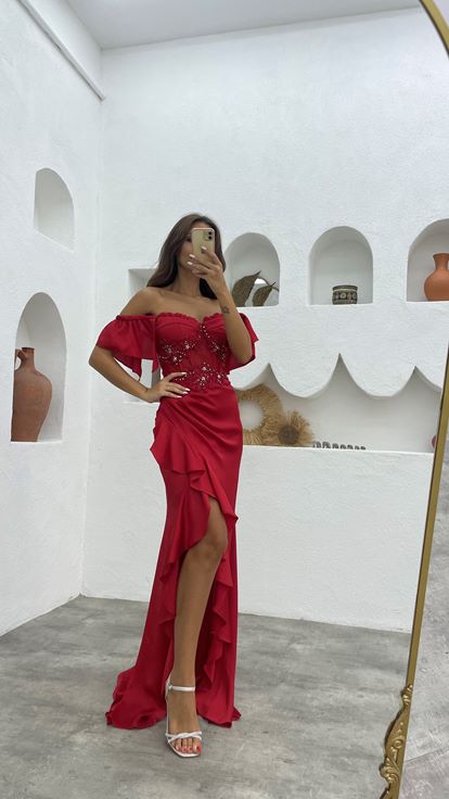 Rotes, besticktes Volant-Satin-Abendkleid