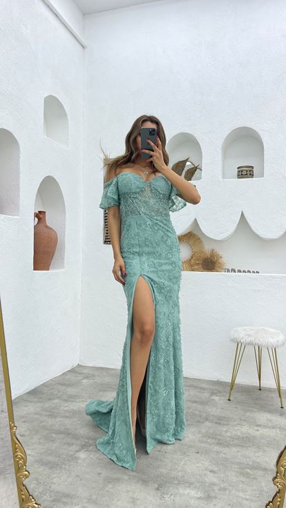 Mint Green Embroidered Detail Floral Lace Evening Dress