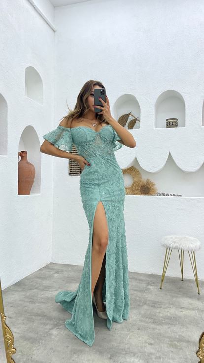Mint Green Embroidered Detail Floral Lace Evening Dress