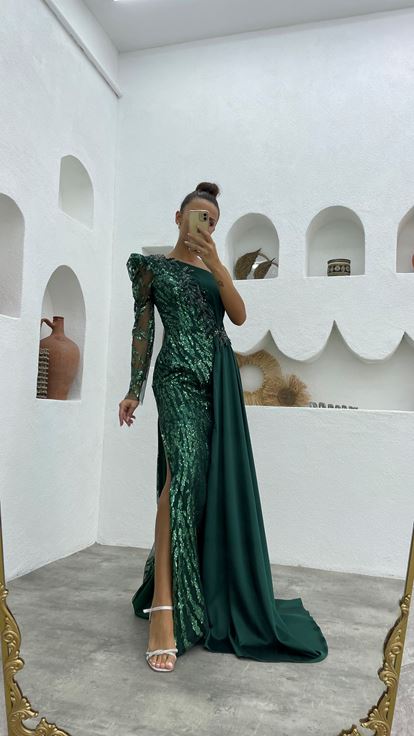 Abito da sera con paillettes ricamato a manica singola verde