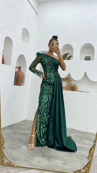 Abito da sera con paillettes ricamato a manica singola verde