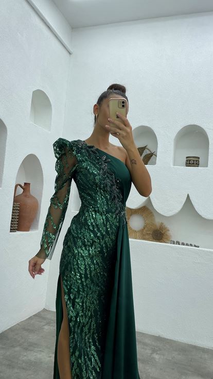 Abito da sera con paillettes ricamato a manica singola verde