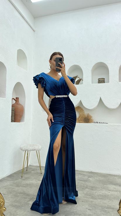 Vestido de noche de terciopelo con cinturón con cordón con volantes en mangas turquesas