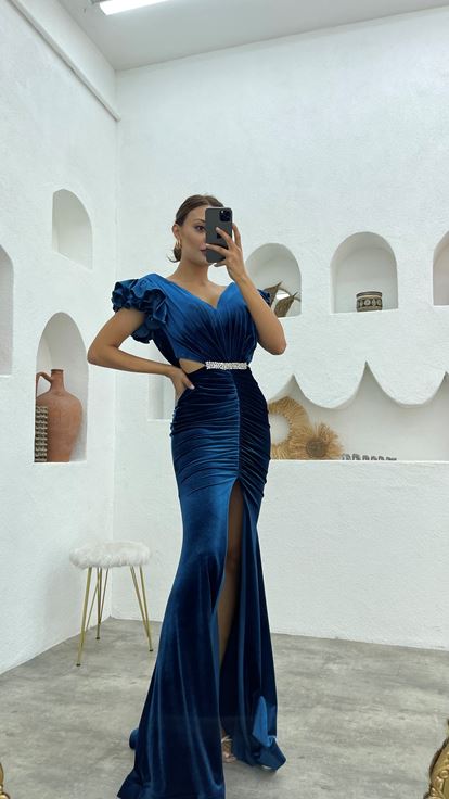 Vestido de noche de terciopelo con cinturón con cordón con volantes en mangas turquesas