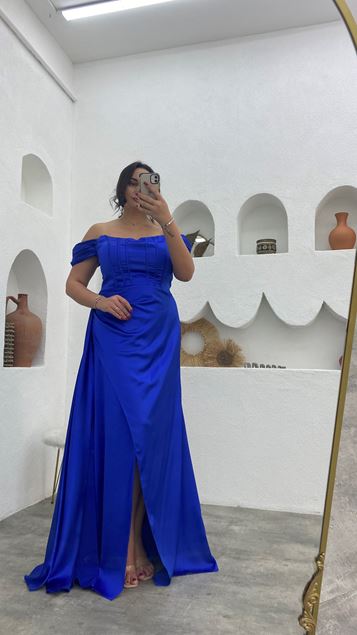 Saks Drapiertes Satin-Abendkleid in Übergröße