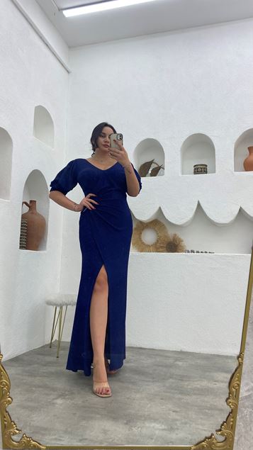 Marineblaues, gerafftes, silbriges Abendkleid mit Ballonärmeln in Übergröße