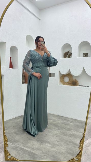 Vestido de noche de talla grande de satén drapeado con cordones verde menta