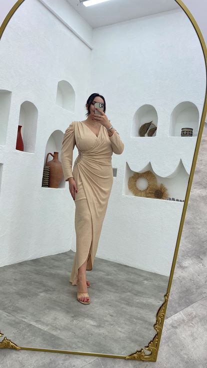 Bej İşlemeli Büzgülü Simli Büyük Beden Abiye Elbise