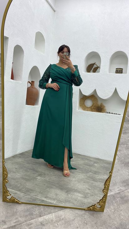 Emerald Green Lace Glitter Draped Satin Plus Size Evening Dress