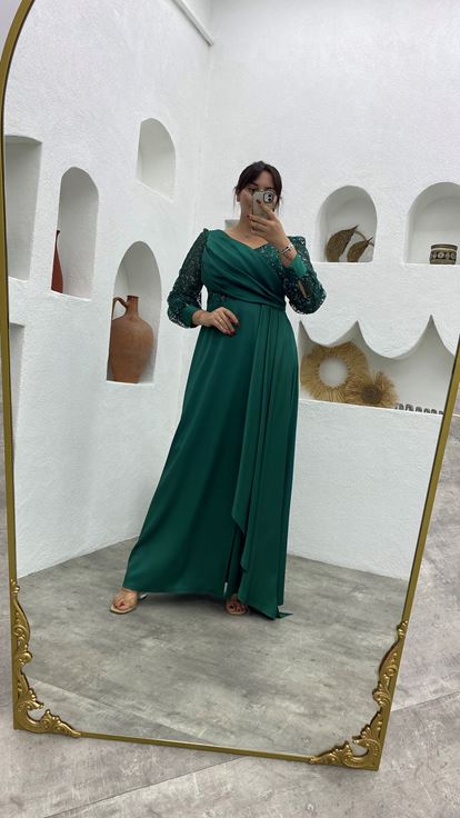 Emerald Green Lace Glitter Draped Satin Plus Size Evening Dress