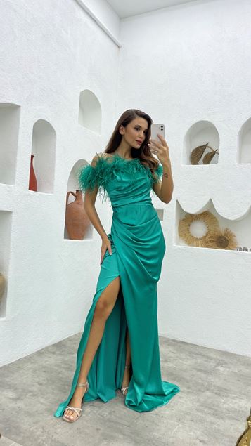 Robe de soirée en satin drapé de pompon vert