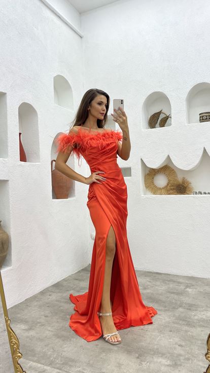 Orangefarbenes  mit Quasten verziertes Satin Abendkleid