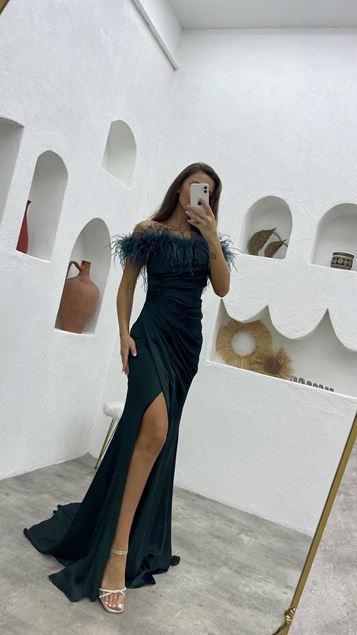 Émeraude Tassel Draped Satin Robe de soirée