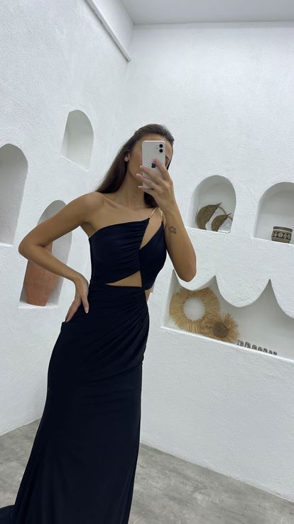 Siyah Zincir Askılı Büzgülü Abiye Elbise