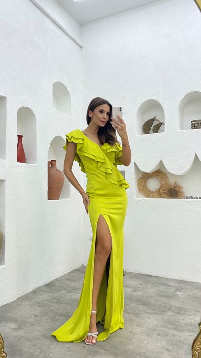 Robe de soirée en satin à flanc jaune à une épaule