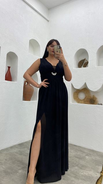 Vestido de noche negro drapeado de gasa de talla grande