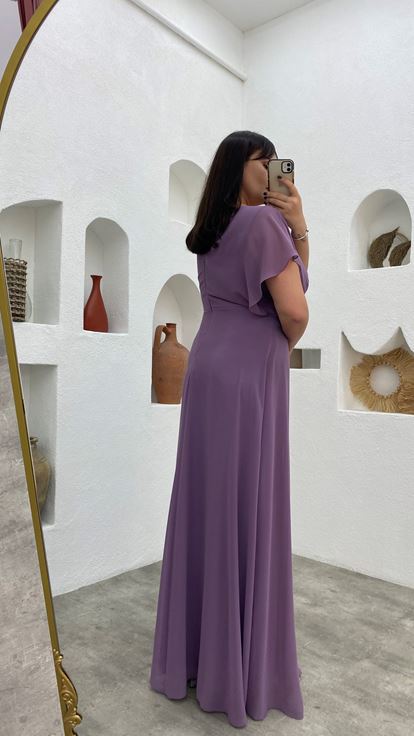 فستان سهرة شيفون مطرز باللون الليلكي، بياقة على شكل حرف V وأكمام واسعة، بمقاسات كبيرة