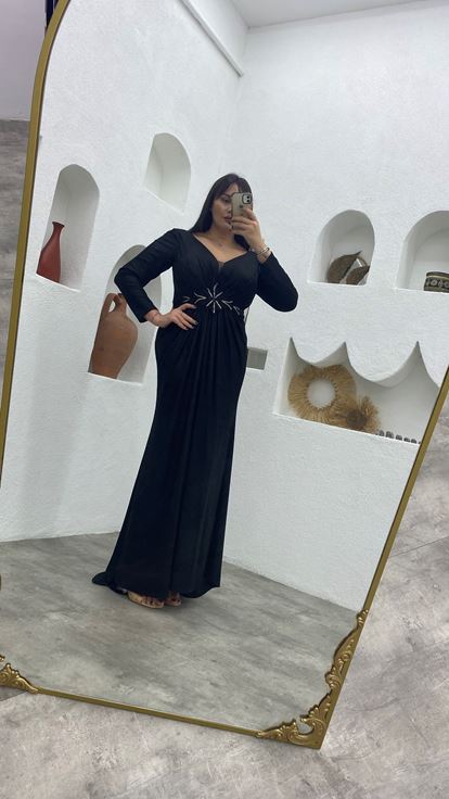 Robe de soirée noire grande taille avec ceinture ornée de paillettes