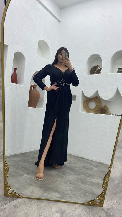 Robe de soirée noire grande taille avec ceinture ornée de paillettes