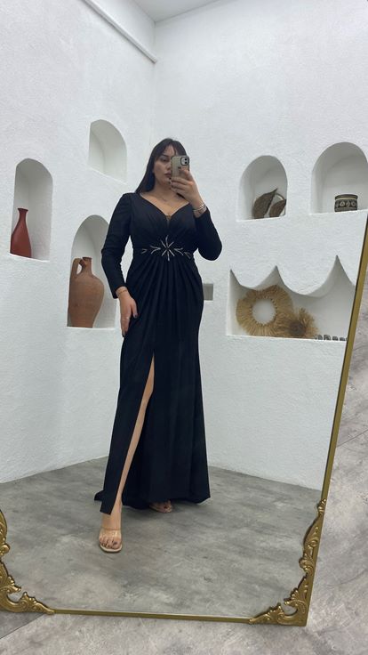 Robe de soirée noire grande taille avec ceinture ornée de paillettes