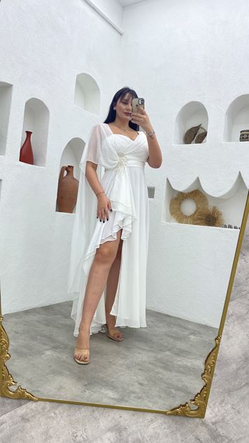 Weißes Chiffon-Abendkleid mit Taillenmotiv und einer Schulter in Übergröße