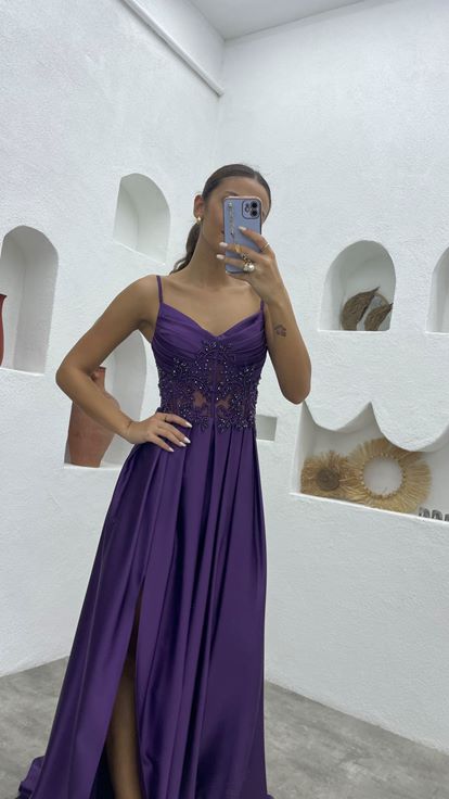 Mor İp Askılı Drapeli İşlemeli Saten Abiye Elbise