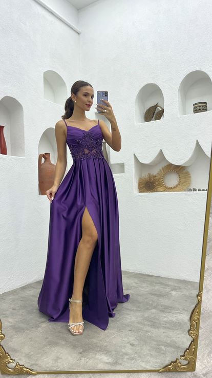 Mor İp Askılı Drapeli İşlemeli Saten Abiye Elbise