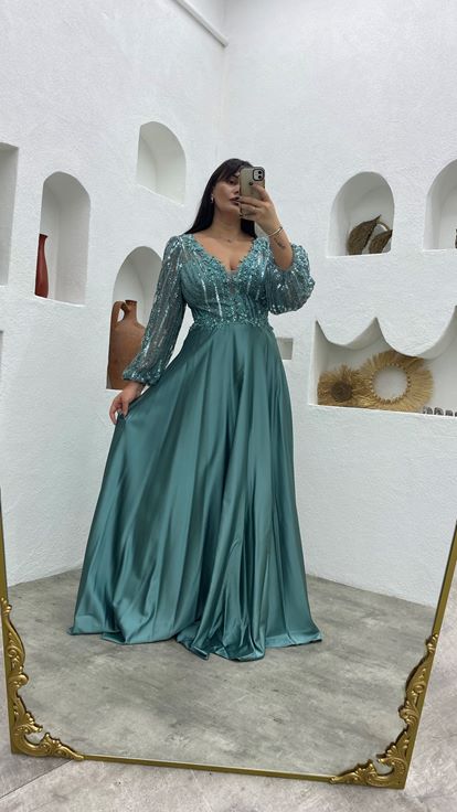 Mint Green Embroidered Detail Satin Plus Size Evening Dress