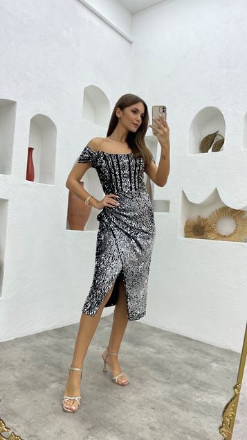 Robe de soirée à paillettes argentées