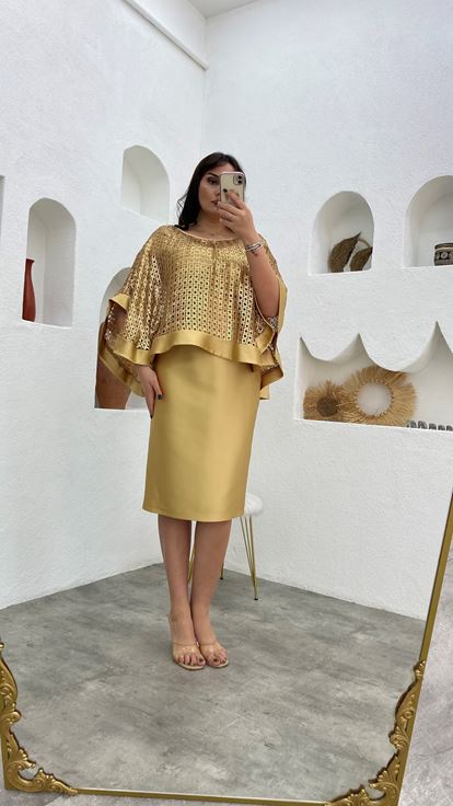 فستان سهرة بيج بنقوش وأكمام بالون من الساتان بمقاسات كبيرة