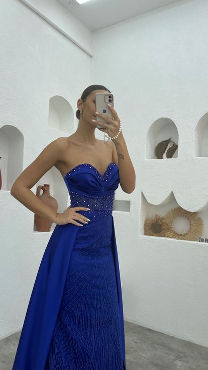 Saks Göğsü Taşlı Straplez Pelerin Detay Saten Abiye Elbise