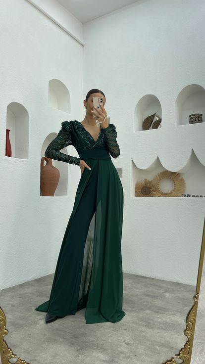 Zümrüt İşlemeli Drapeli Şifon Tulum