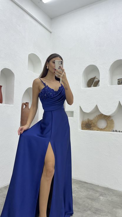 الأزرق الداكن حزام حبل مطرز رايات فستان السهرة الساتان