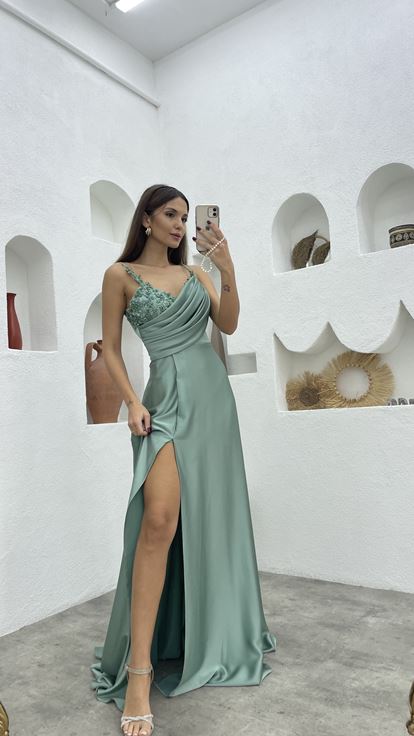 Mint Yeşili İp Askılı İşlemeli Drapeli Saten Abiye Elbise