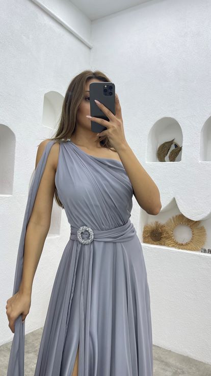 Gri Tek Omuz Kemerli Şifon Elbise
