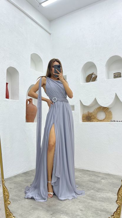 Gri Tek Omuz Kemerli Şifon Elbise