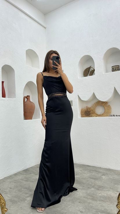 Siyah İp Askılı Beli Motifli Saten Abiye Elbise