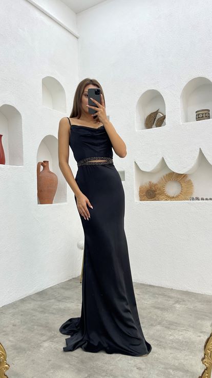 Siyah İp Askılı Beli Motifli Saten Abiye Elbise