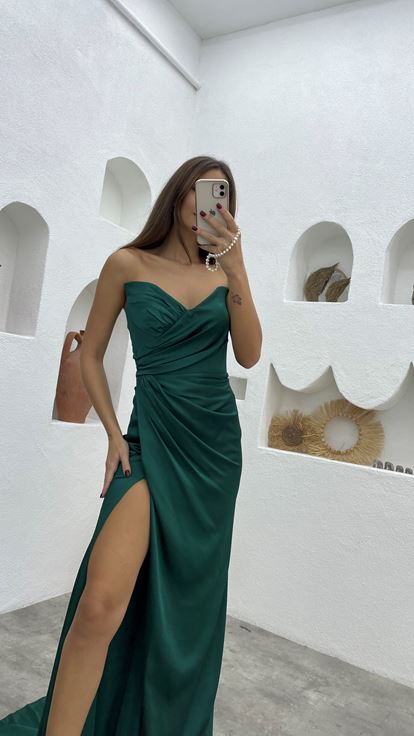 Zümrüt Straplez Büzgülü Saten Abiye Elbise