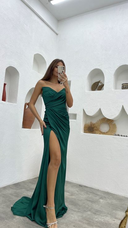 Zümrüt Straplez Büzgülü Saten Abiye Elbise